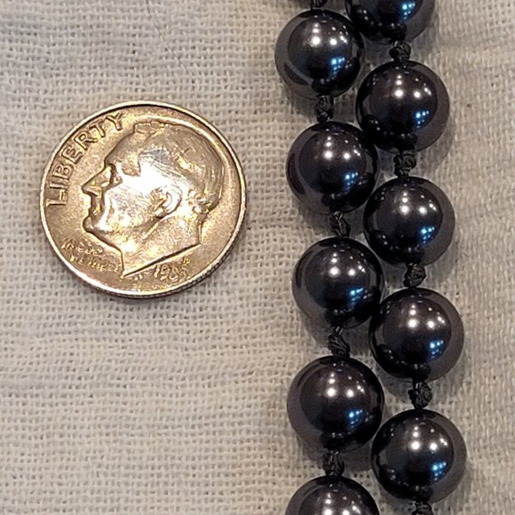 RMN Faux Pearl Knotted Necklace - Picture 2 of 8